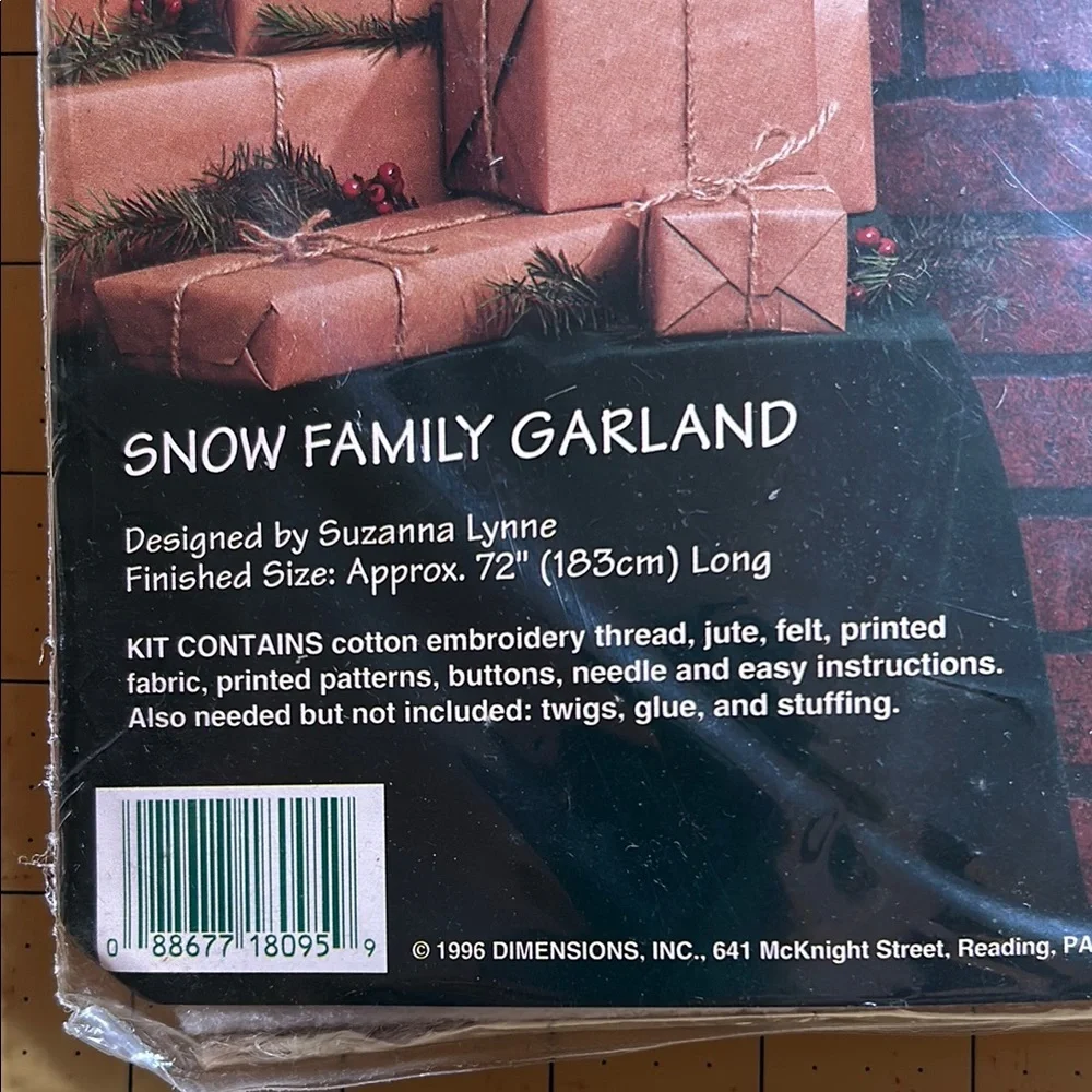Sunset Snow Family Garland Kit - Festive Red and White